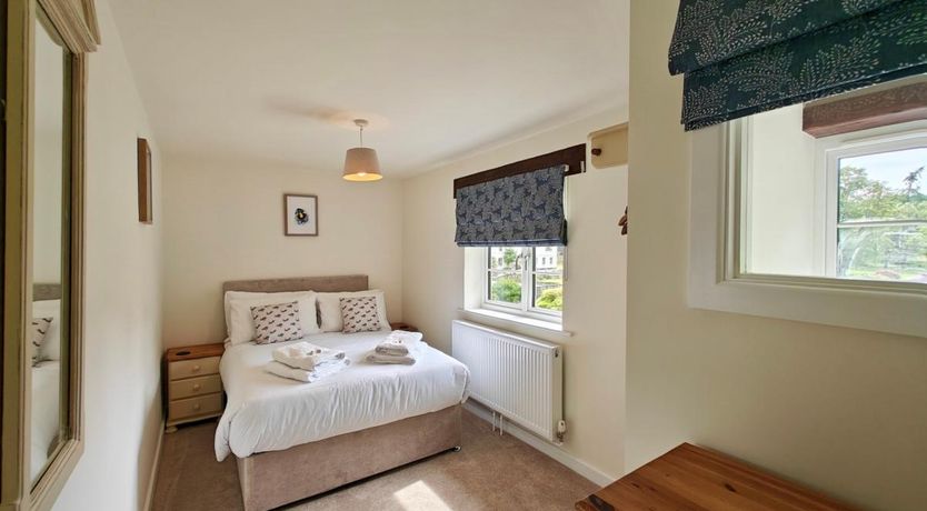 Photo of 2 Bed in Godshill