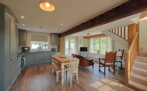 Photo of in Godshill (96127)