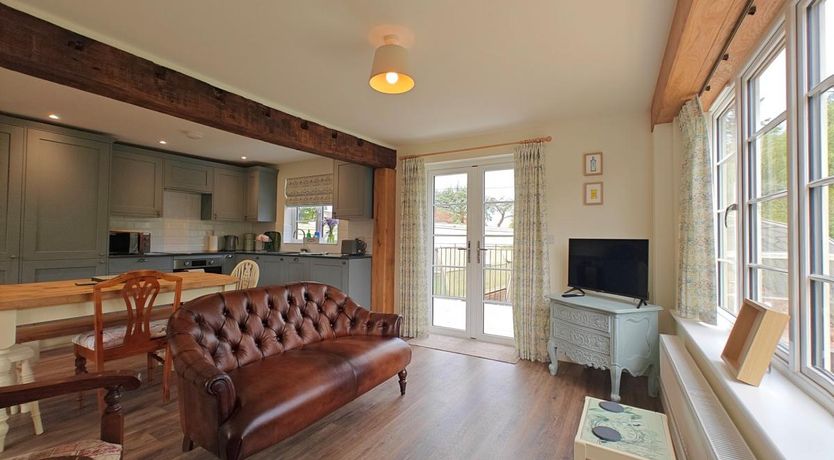 Photo of 2 Bed in Godshill