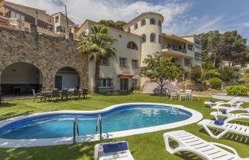 Castellet Holiday Home