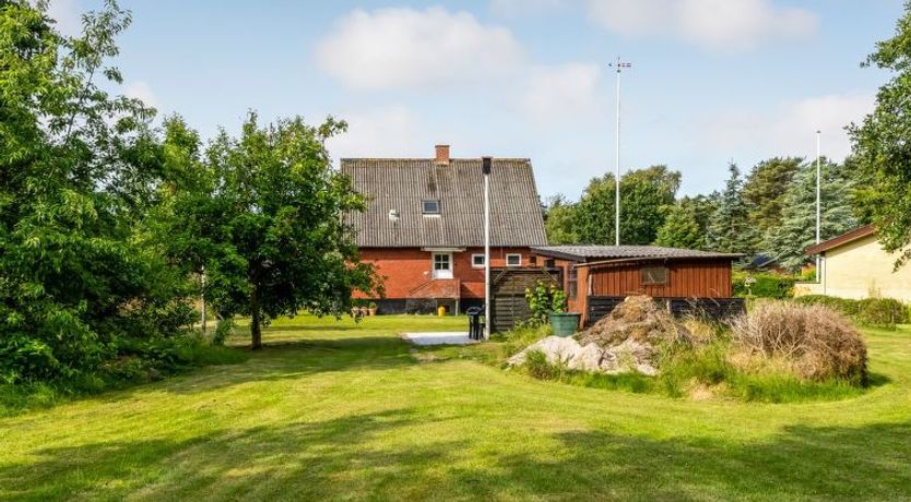 Photo of "Arben" - 900m from the sea