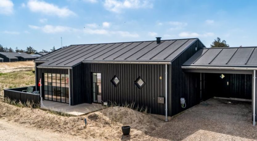 Photo of "Tessa" - 500m from the sea