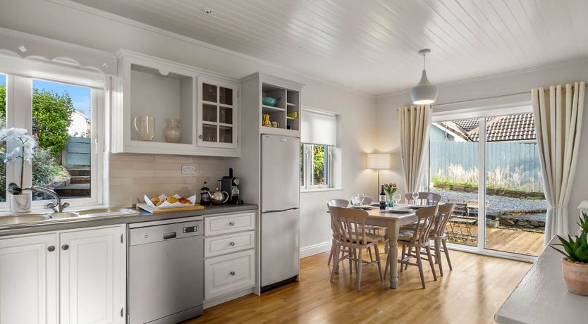 Photo of 1 An tSean Scoil