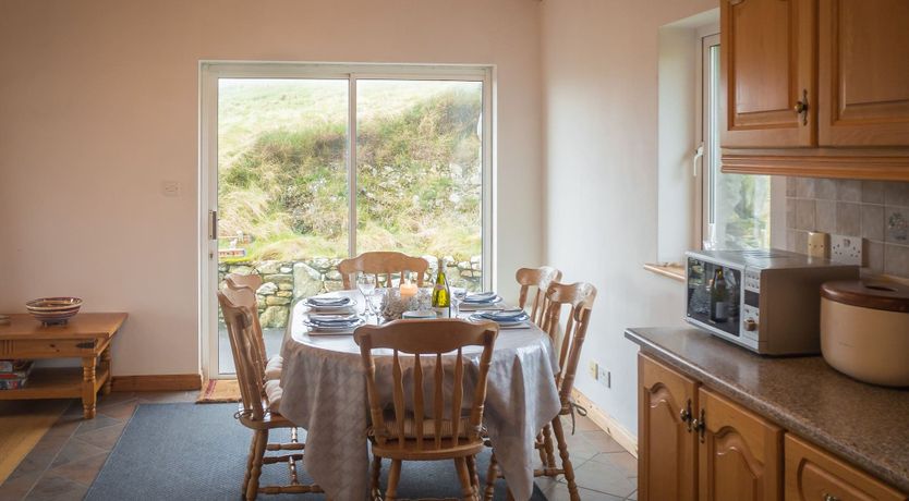 Photo of Errislannan Stone Cottage