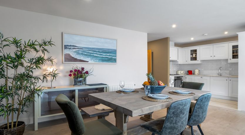 Photo of Robins Nest