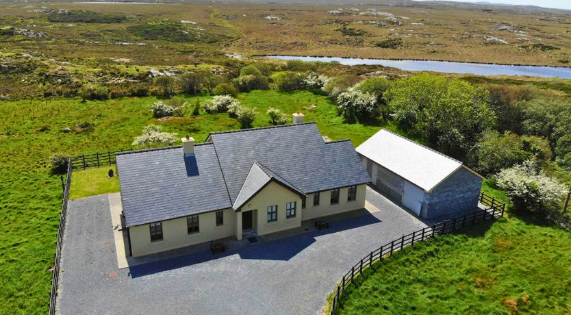 Photo of White Thorn House