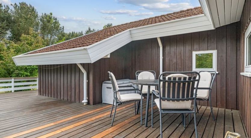 Photo of "Hennrik" - 240m from the sea