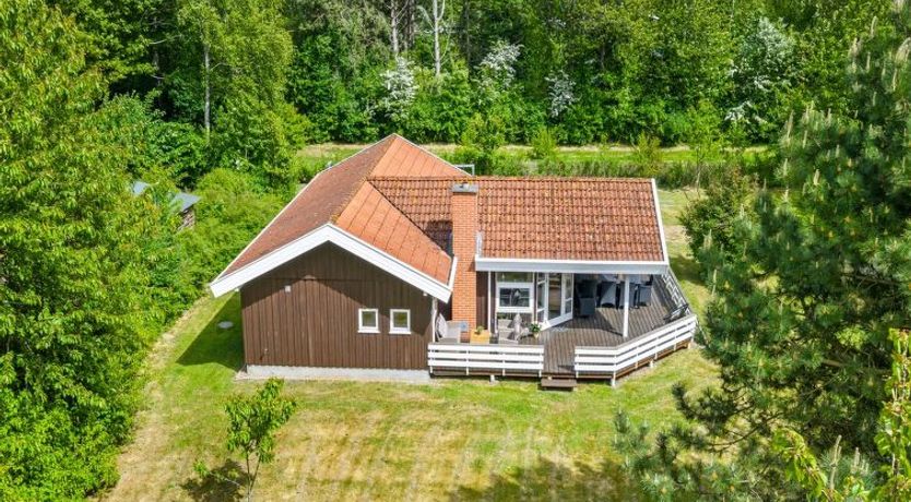 Photo of "Hennrik" - 240m from the sea