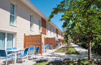 Le Petit Pont Apartment 4 Holiday Home