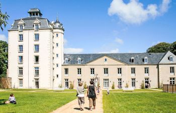 Chateau de Keraveon Apartment 4 Holiday Home