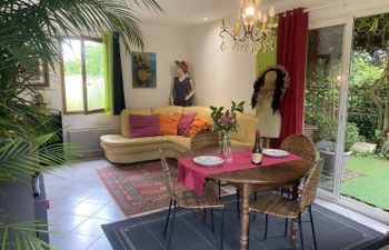 Les Coquelicots Holiday Home