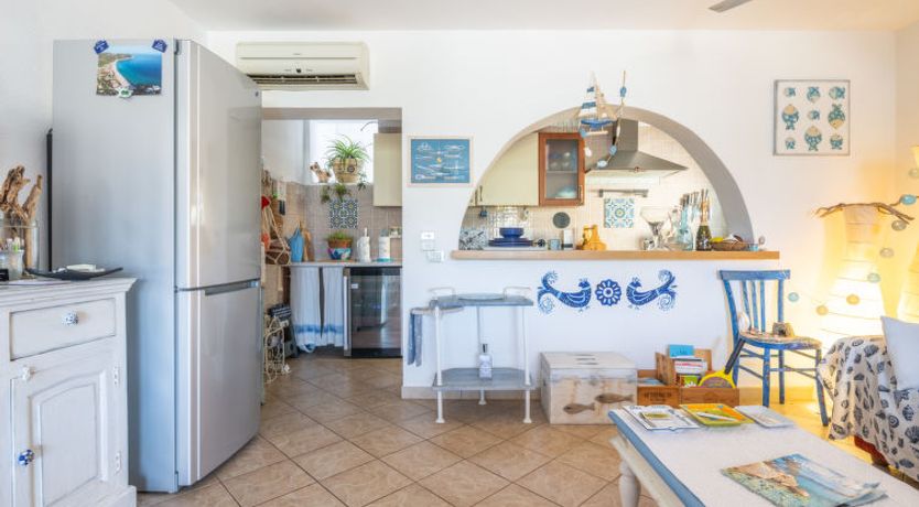 Photo of Solanas mare