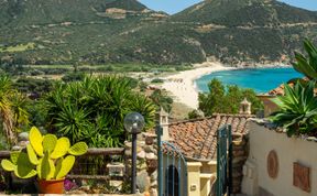 Photo of Solanas mare