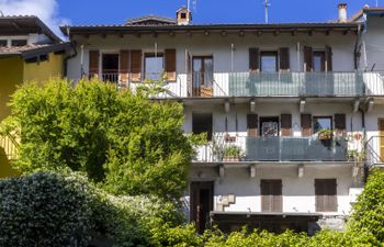 Iris Holiday Home