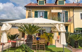 Tra Mare e Collina Holiday Home