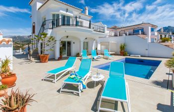 Almijara Holiday Home