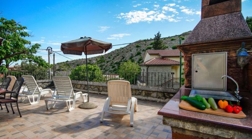 Photo of Kamena kuća