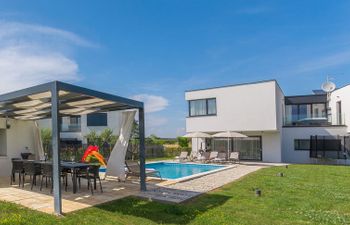 Paolo Holiday Home