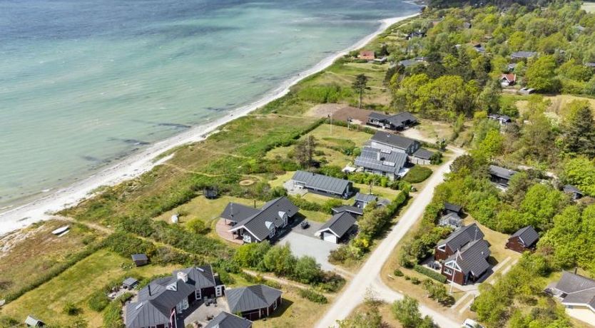 Photo of "Elspeth" - 25m from the sea