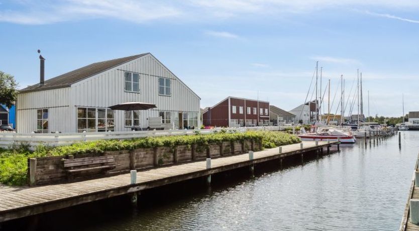 Photo of "Annlis" - 5m from the sea