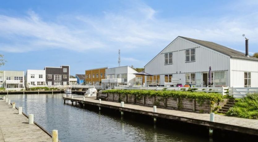 Photo of "Annlis" - 5m from the sea