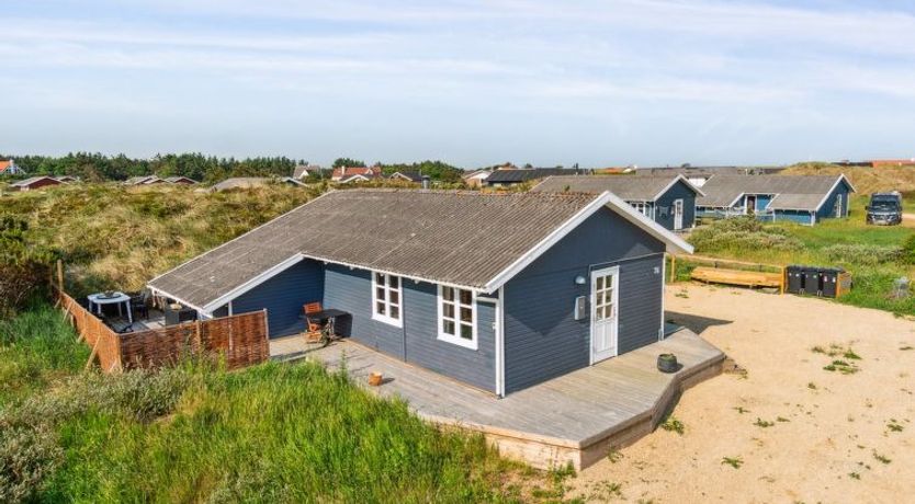 Photo of "Wulfhard" - 400m from the sea