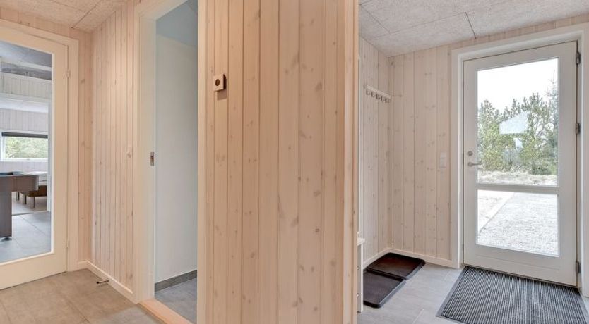 Photo of "Hwithoveth" - 1.4km from the sea