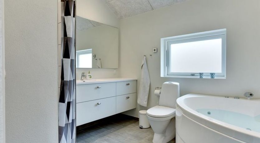 Photo of "Hwithoveth" - 1.4km from the sea