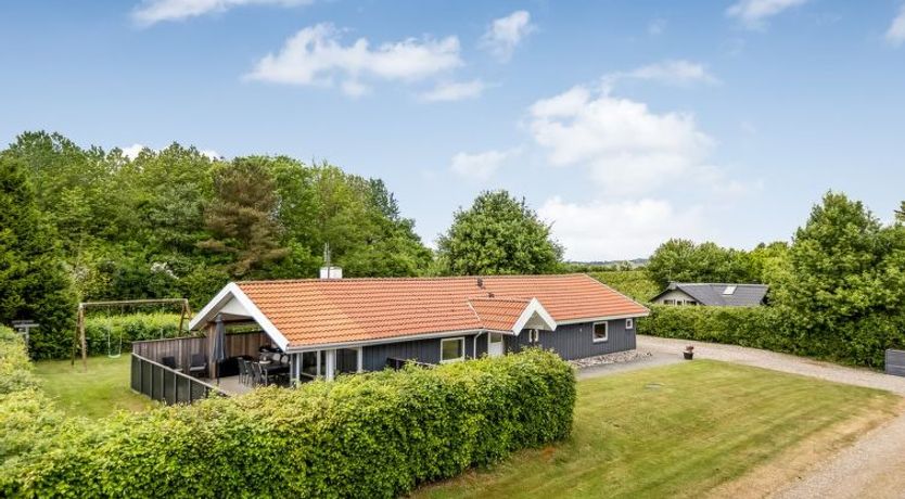 Photo of "Irlin" - 850m from the sea