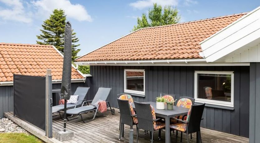 Photo of "Irlin" - 850m from the sea