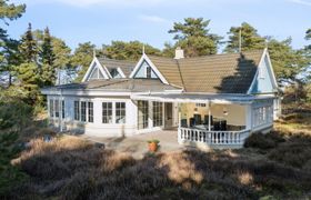 Photo of laurentius-50m-from-the-sea