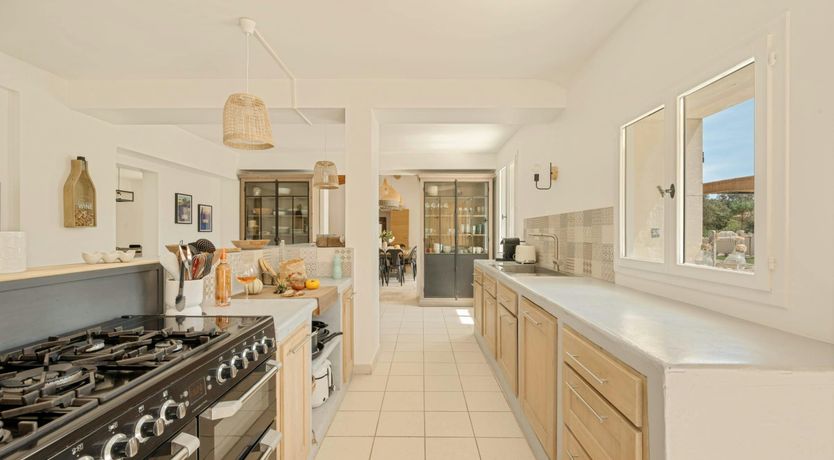 Photo of Luberon Oaks