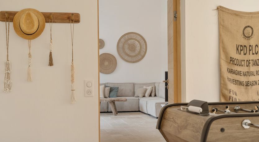 Photo of Luberon Oaks