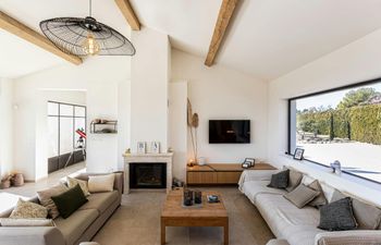 The Crillon Holiday Home