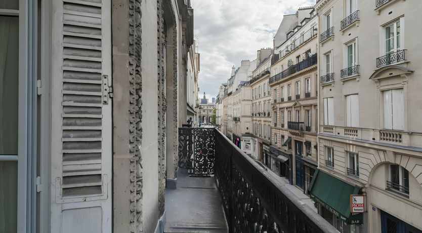 Photo of Louvre Royale