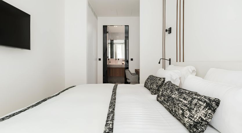 Photo of Louvre Royale