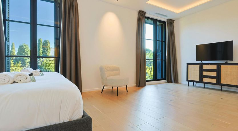 Photo of Palm Pleasure