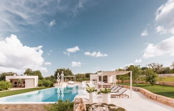 Ode to Love Holiday Home