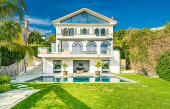 Bloom Forever Holiday Home