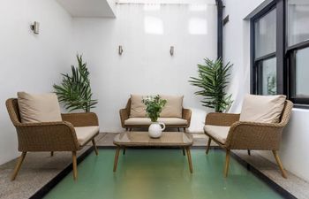 Westbourne Gardens Holiday Home