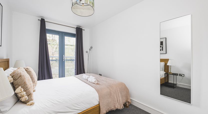 Photo of Whitechapel Colours