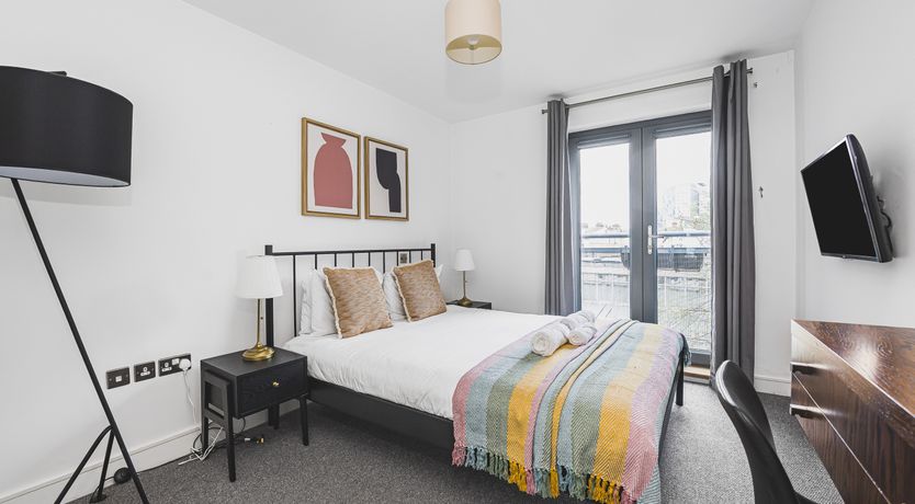 Photo of Whitechapel Colours