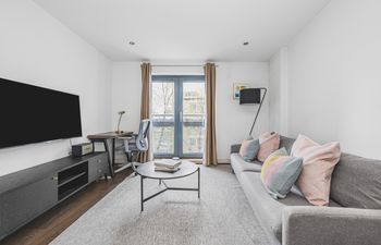 Whitechapel Colours Holiday Home