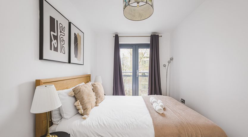 Photo of Whitechapel Colours