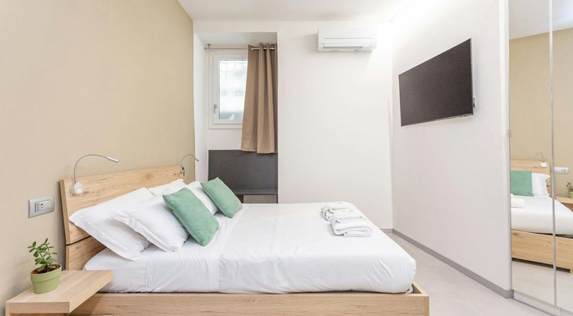 Photo of The Roman Muse