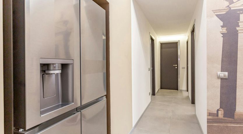 Photo of The Roman Muse