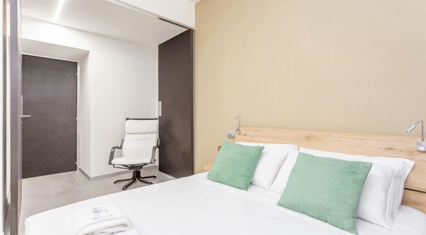 Photo of The Roman Muse