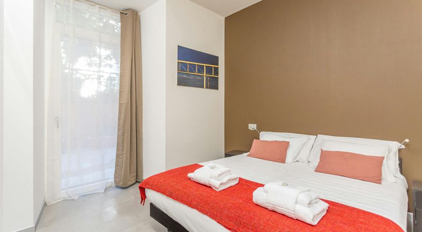 Photo of The Roman Muse