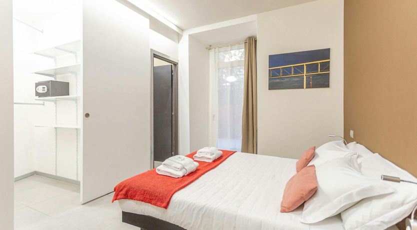 Photo of The Roman Muse