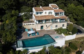 Photo of cannes-blue